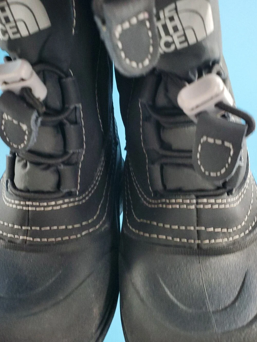 North Face boy's weatherproof snow boots 11